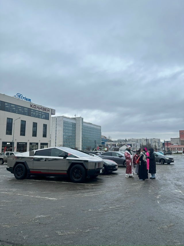Эпичное зрелище сегодня в центре Перми!
Наш отечествен...