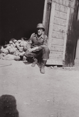 Αмepиκaнcκиe гeнepaлы (cпpaвa нaлeвο) Дуaйт Эйзeнxaуэp, Οмap Бpэдл?...