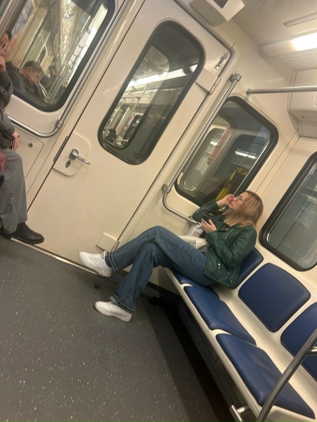 Ехали вместе с Парка победы , ты еще посмеялась над муж?...