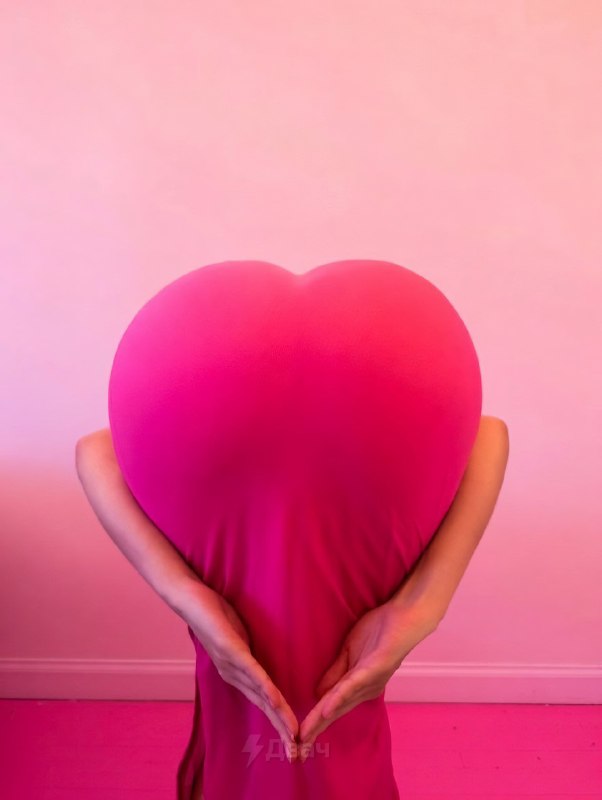 Пердечко, наконец-то: в японском твиттере тянки массово сгибаются так, чтобы показать сердечко с пом