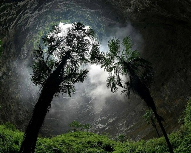 В Китaе обнаружили гигaнтскую воронку глубиной в 200 мет?...