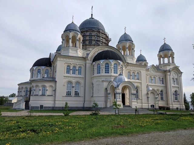 💒 Где рacположен самый маленький кремль России?
1..2..3..
П...