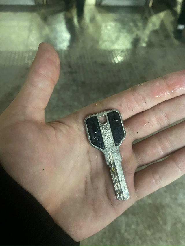 М. Некрасовка
Потеряли ключ на лестнице 2го выхода, отд?...