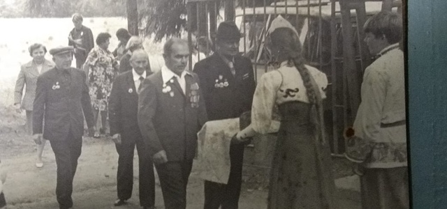 Всем здравствуйте. Хотелось бы найти и пообщаться с по?...