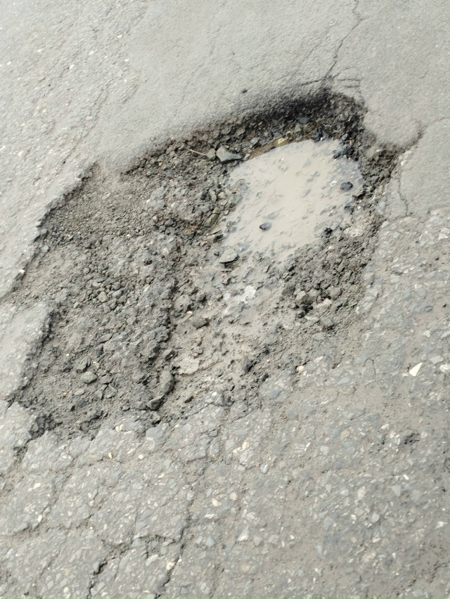 Хорошие дороги нынче видимо у нас вообще редкость,либо...