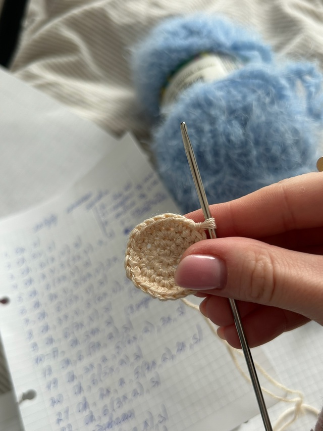 Решила попробовать связать лабубу, позже выложу резул?...