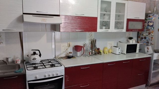 Анонимно. Продам гарнитур. В отличном состоянии.
Номер ...