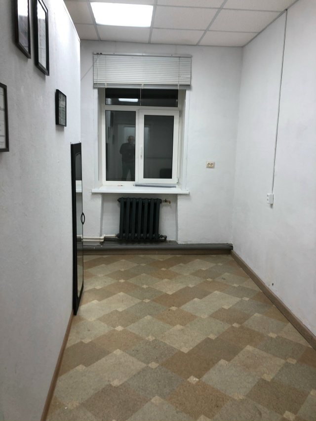 Сдается помещение 12 кв/м., адрес-ул. Патова12. Вход со сто...