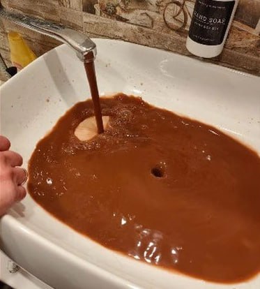 Глиняная вода льется из кранов у жителей Куйбышевског?...