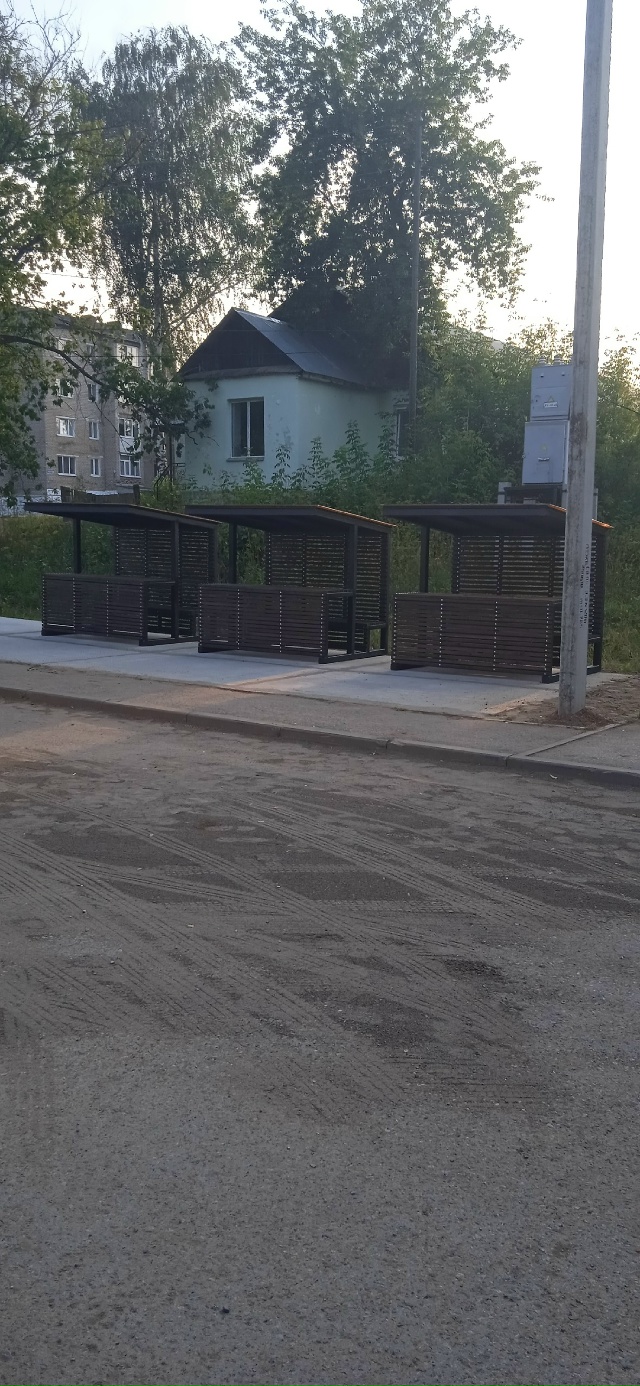 Поставили места для тех кто будет там выпивать . Жесть ?...