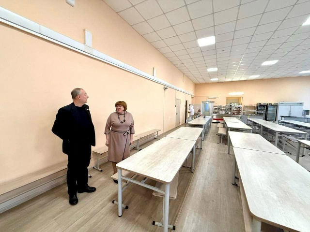 ?Депутат Госдумы Владимир Павлов приехал в Копейск с ...