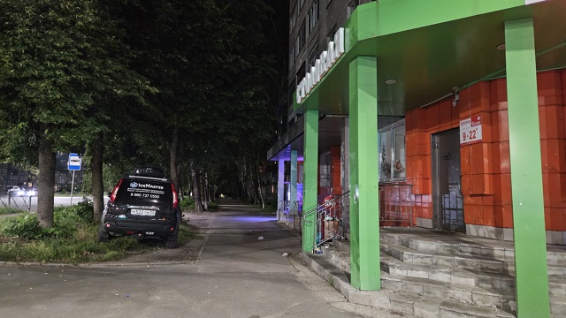 Здравствуйте. Вот такой вот водитель припарковался. Уч...