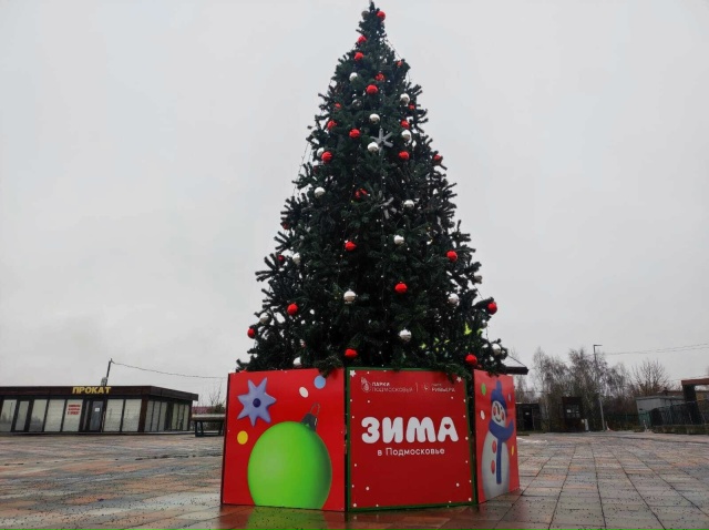 Ривьера радует новогодними украшениями посетителей п?...