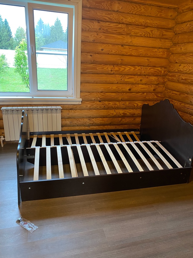 Продам кровать 145ширина , длина 2 метра . Без матраса Цен...