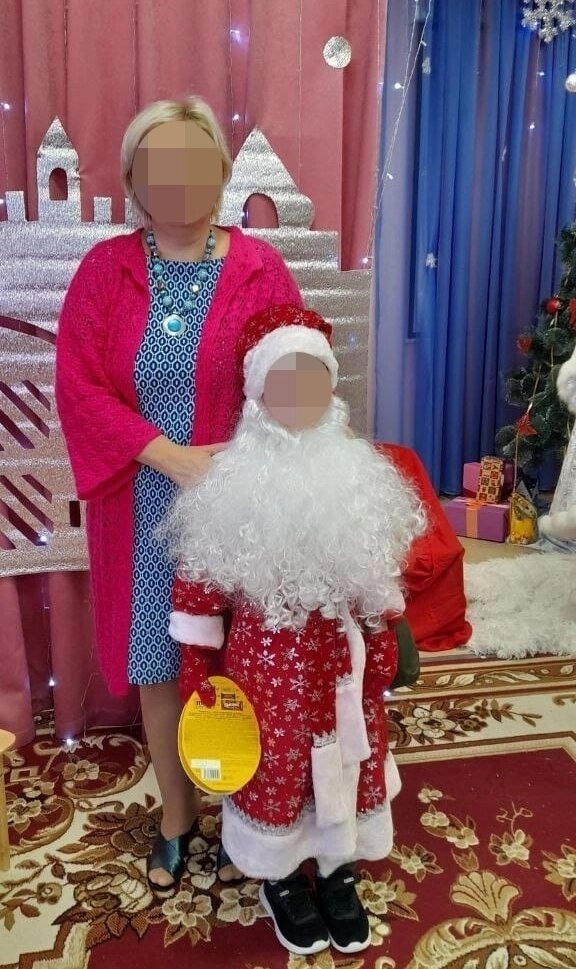 😨 Мама-парикмахерша 6-летнего водила сына в гей*-клуб и...