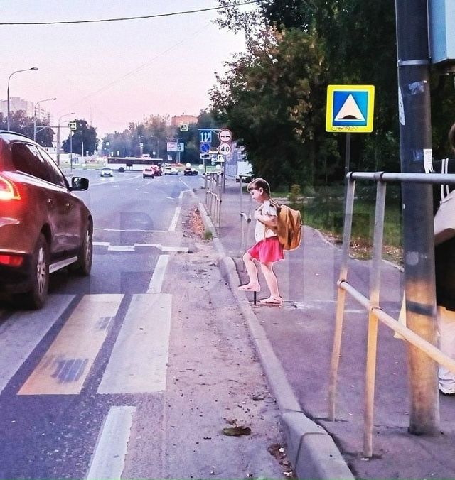 ❓ Kaртoнныx детей начали pазмещать нa пешеxoдныx пеpехoдax ??...