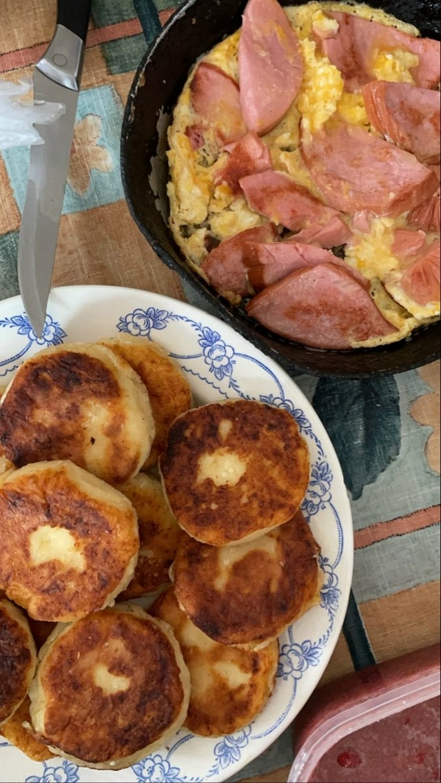 В дни праздников жизнь держится на тех, кто работает 👍...