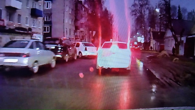 В 8 утра по ул. Луначарского, водитель дешманской повоз?...