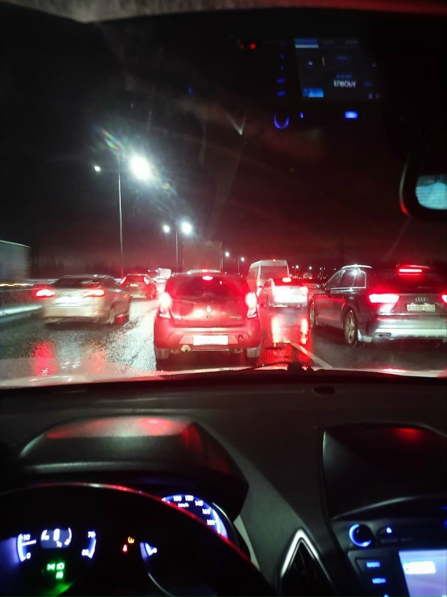 😡 Утро для жителей Закамска в Перми вновь началось с д...