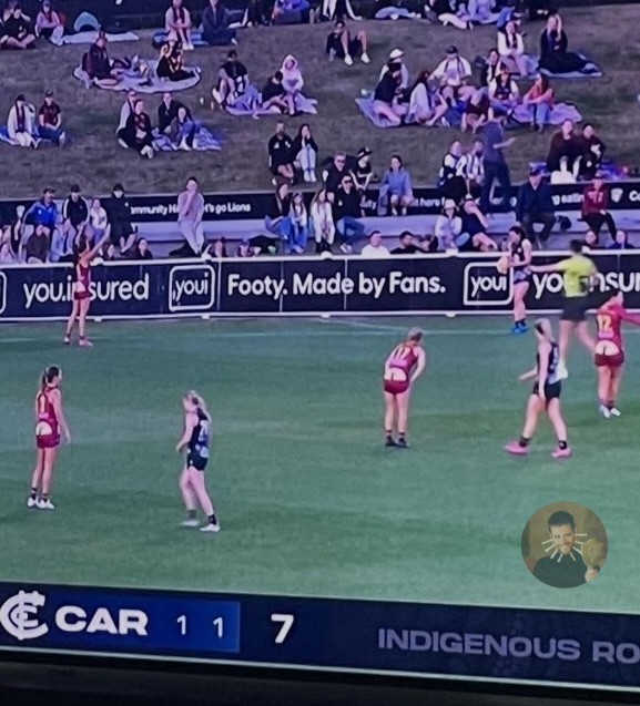 Казалось, что они бегают голыми… но на самом деле это в...