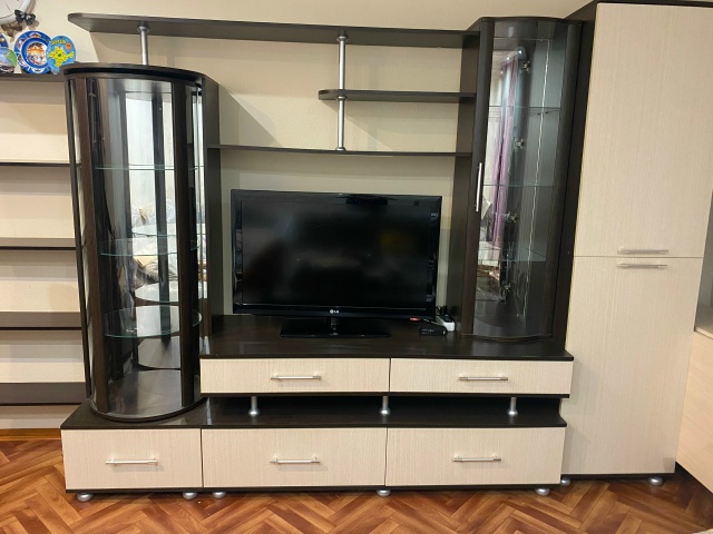 Фото 1-3. Продам стенку в отличном состоянии (длина 2.60), iP...