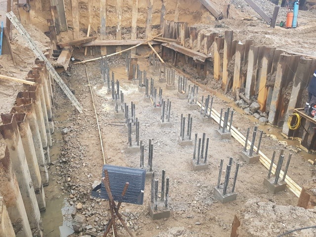 ⚡️На мосту через Вель началась забивка свай 👍
Старт?...