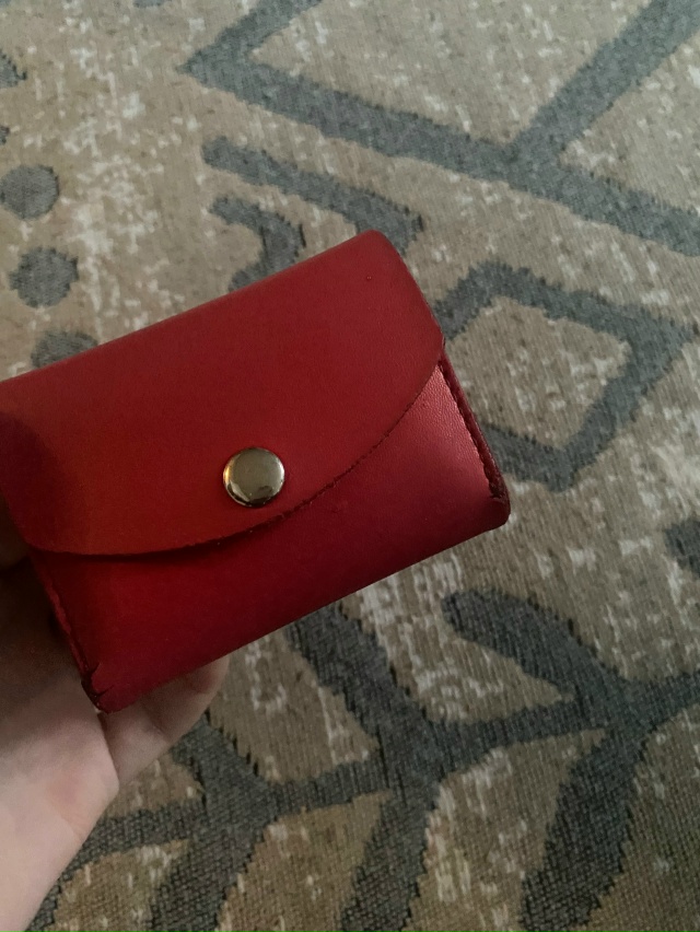 Найден кошелек
Хозяин отзовись
Анон