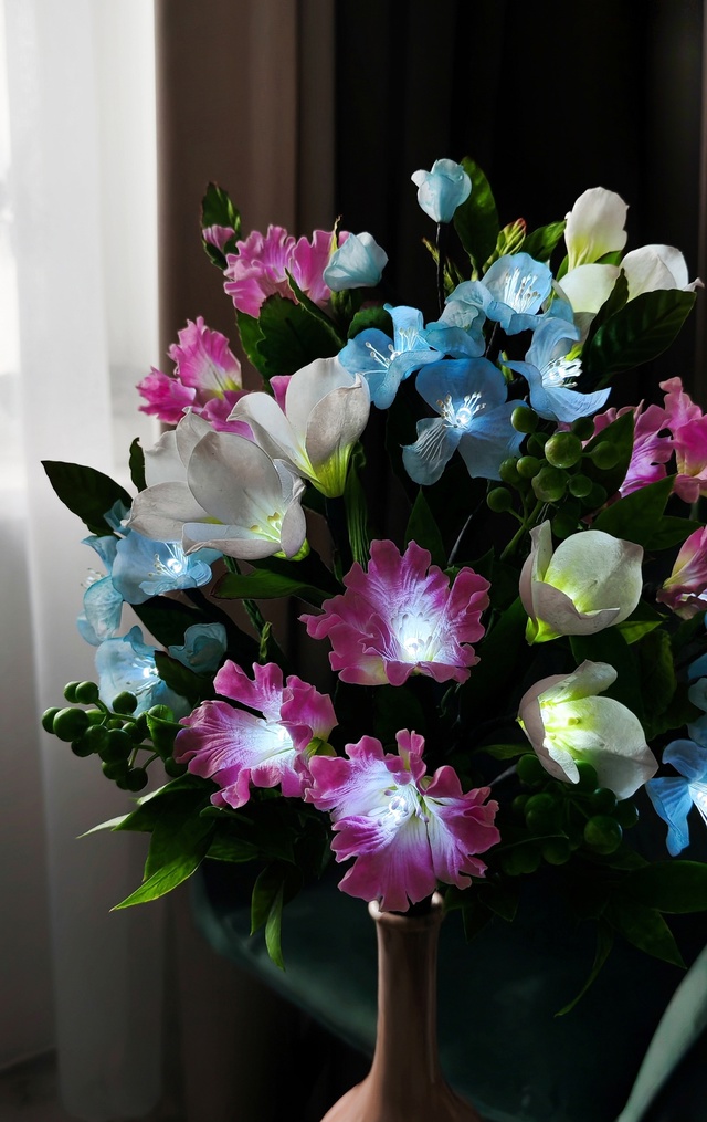 💫Кружево, сотканное из света и мечты...
Ночник из коры ...