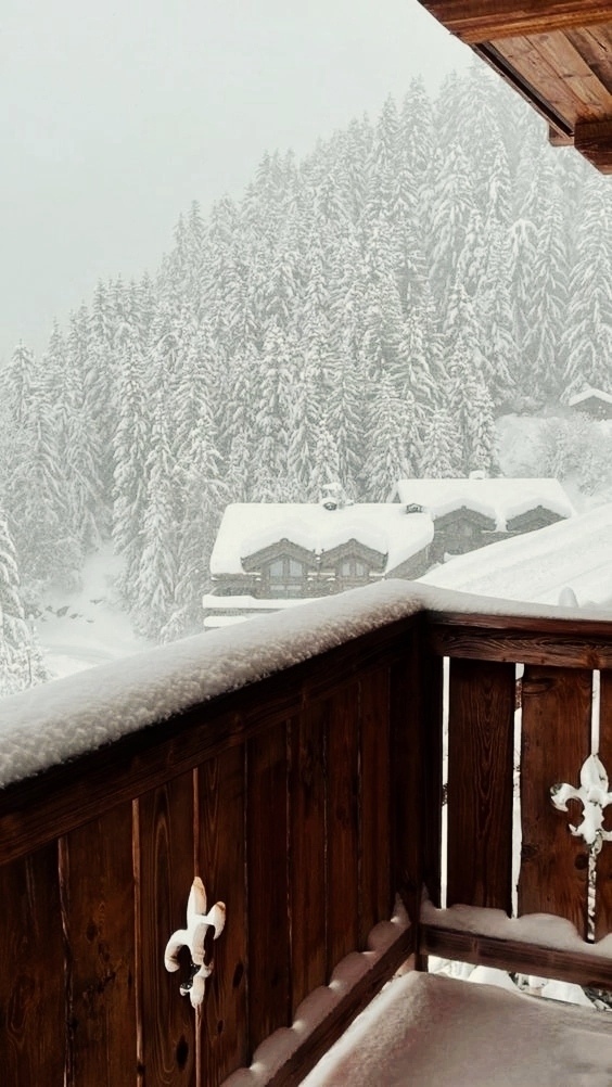 На самом деле тем и прекрасна, и неповторима наша жизнь...