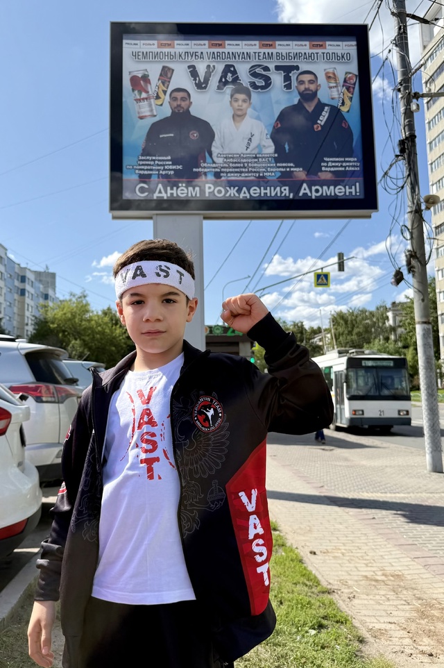 Заслуженному спортсмену заслуженный подарок 👑
Брать?...