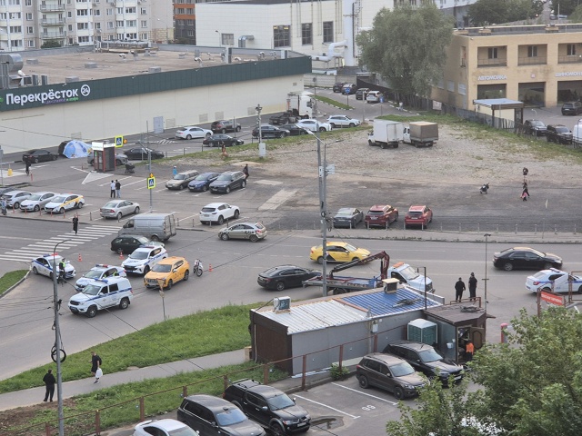 А что за ДТП? Зачем столько экипажей? Работа в округе за...