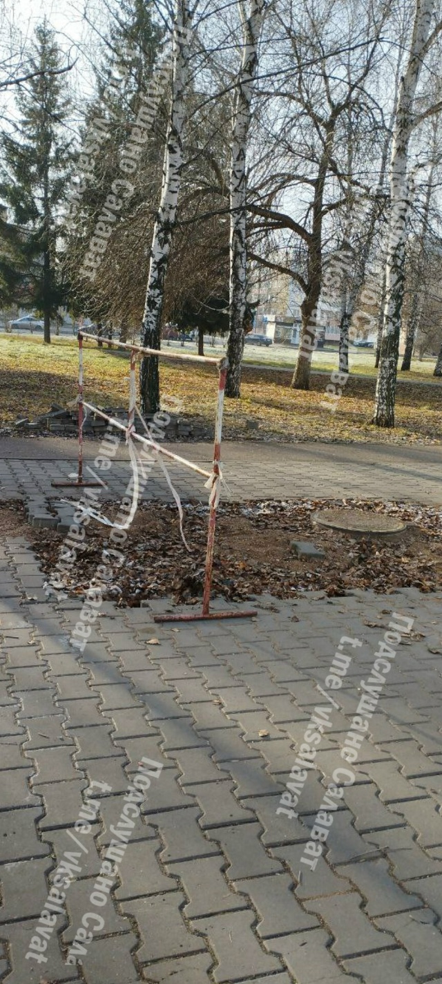 Здравствуйте!Вот эта картина уже четвёртый месяц на ал...