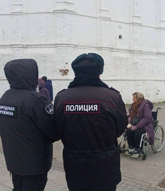 Курьёзный инцидент произошёл возле стен Троице-Сергие...