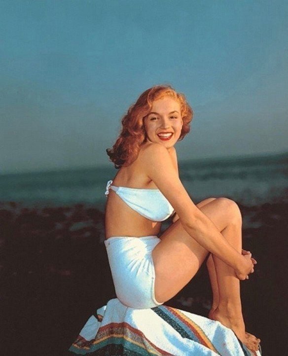 Мэрилин Монро в юности была просто нереальной красотк?...