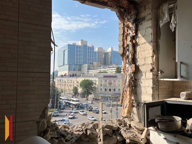 ‼В Воронеже обломки дрона попали в жилой дом: страшные...