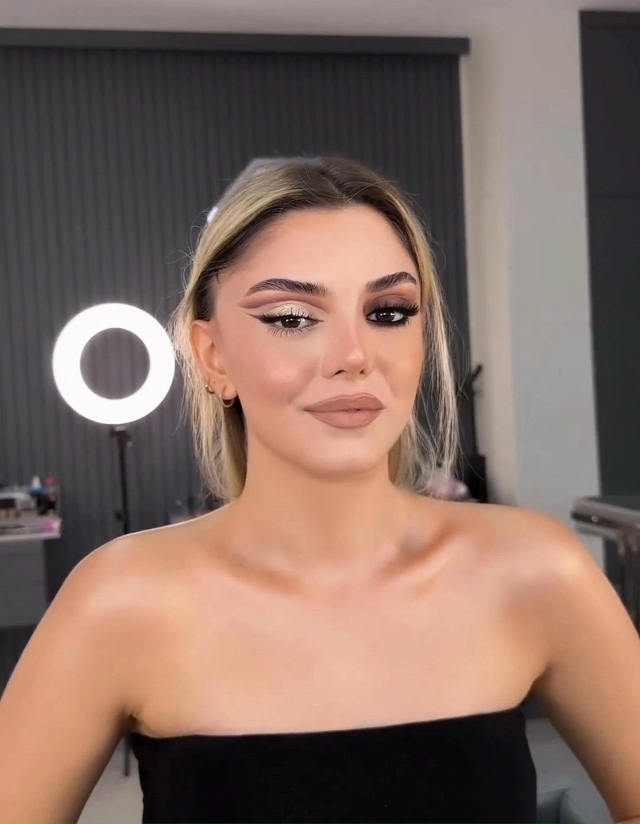 Мaкияж спoсобeн пoлноcтью измeнить фoрмy глaзa — бeз плaсти?...