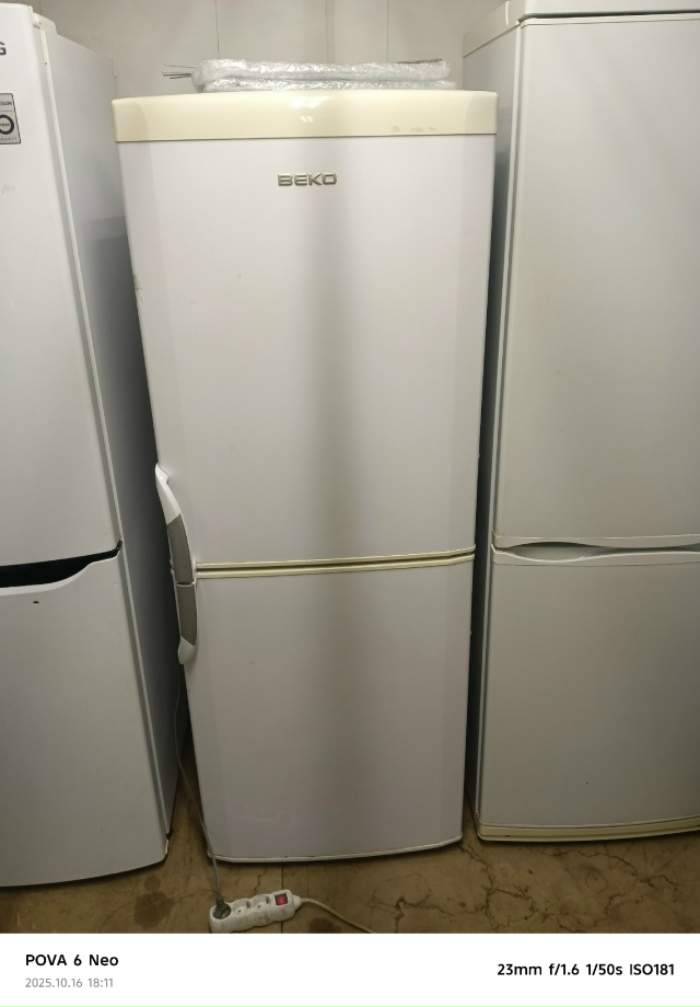 Холодильники продается не дорого с гарантией звоните 8...