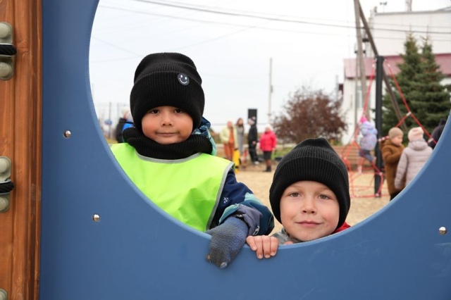 🏞 В селе Кунарском открыли новую детскую площадку
Де?...