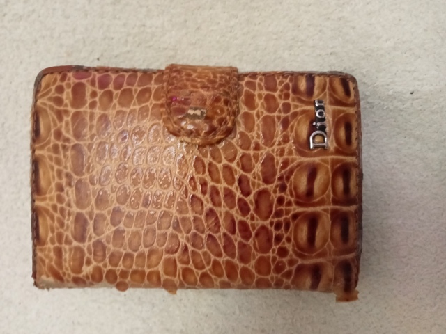 Ваши вопросы.
1⃣ Потерялся кот,в районе Уральской Вене...