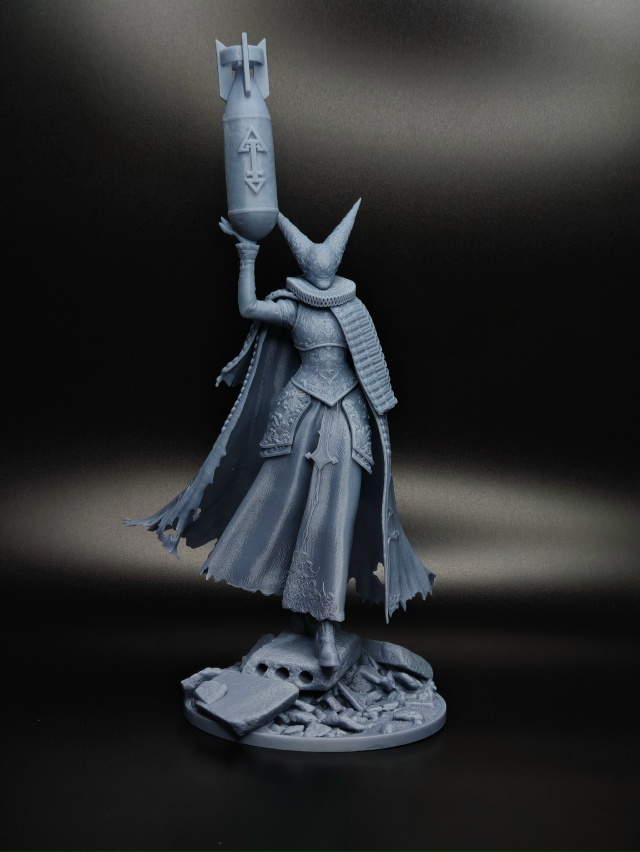 Артиллерийская ведьма, общая высота фигурки 27 см
Фигу?...