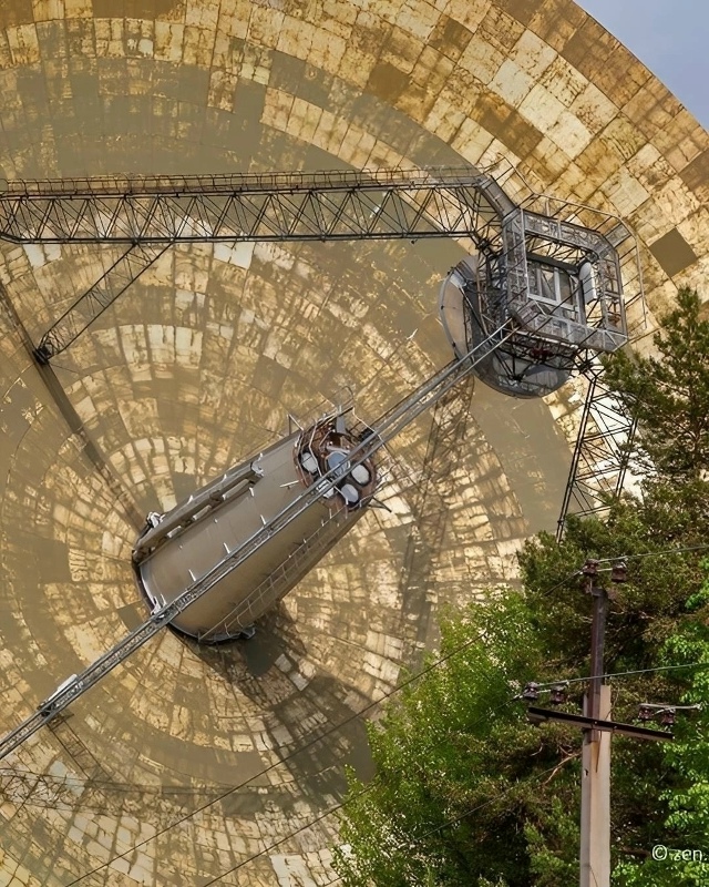 Антенна, которая слушает Вселенную
В Калязине, в Тверс?...