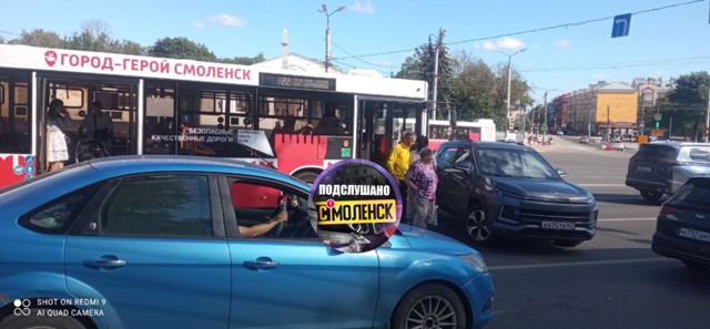 🚘Наш подписчик сообщает, что на улице Большая Советск...