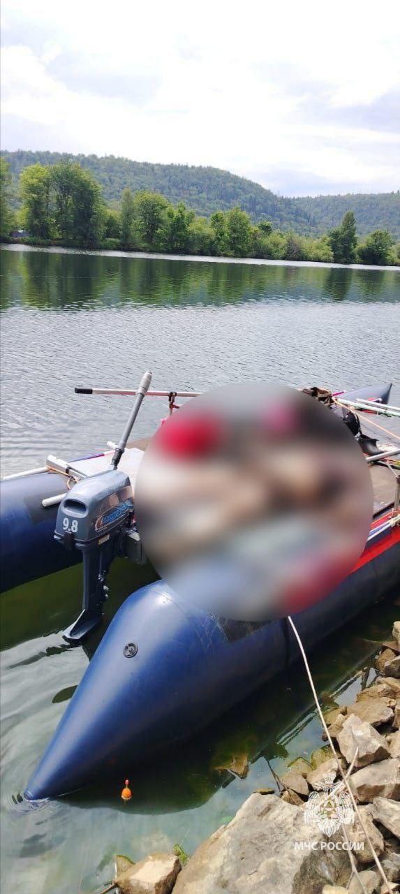 Легковушка слетела с 70-метрового обрыва в воду: один че...