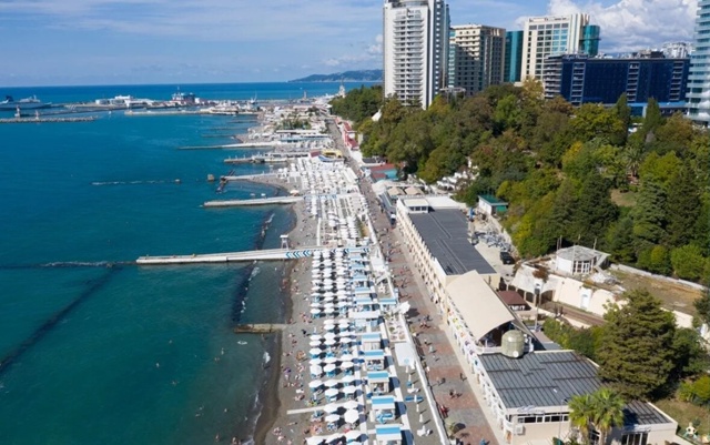 Суд отказал мэрии Сочи в сносе кафе на набережной
Адми...