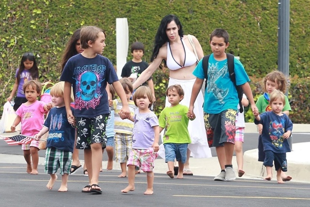 Натали Сулеман прославилась тем, что в 2009 году родила в...