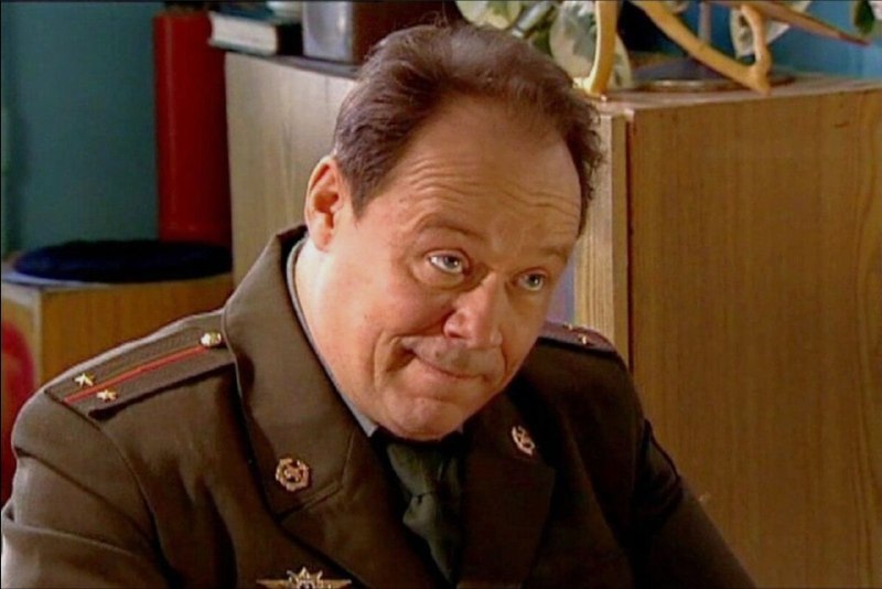 Просто хочу напомнить, что Алена Шматко до сих пор безработная
Ну может в прапорщики возьмут...