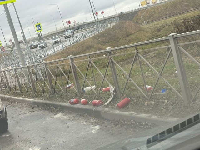 Что-то многовато огнетушителей…
Что произошло?