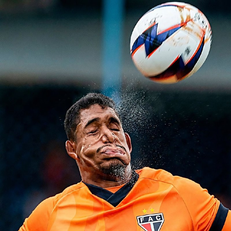 18-летний вратарь из Бразилии стал мемом, отбив мяч лицом
Габриэль Силва пропустил пять голов за ма