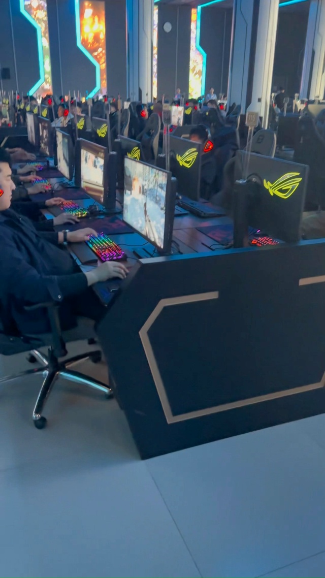 В столице Северной Кореи, Пхеньяне, открылись и полноц?...