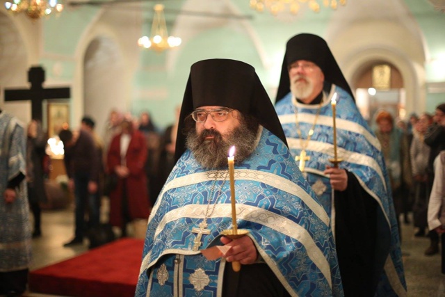 В РПЦ заявили, что верующий человек должен добровольно...